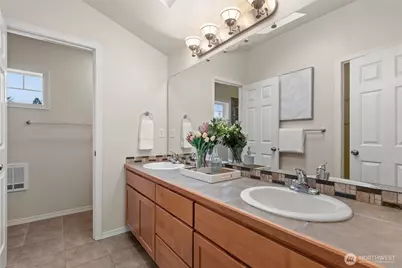 12315 10th Place NE #A, Seattle, WA 98125 - Photo 15