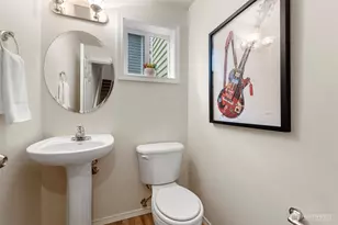 12315 10th Pl NE, Seattle, WA 98125 - Photo 11