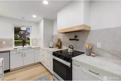 10611 Jovita Boulevard E, Edgewood, WA 98372 - Photo 15