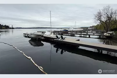 4561 Lake Washington Boulevard NE #102, Kirkland, WA 98033 - Photo 17