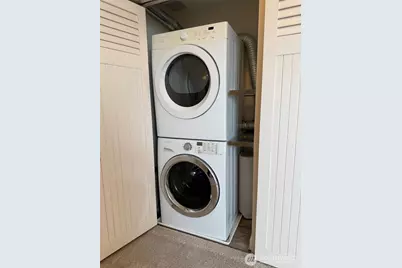 4561 Lake Washington Boulevard NE #102, Kirkland, WA 98033 - Photo 11