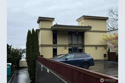 4561 Lake Washington Boulevard NE #102, Kirkland, WA 98033 - Photo 1