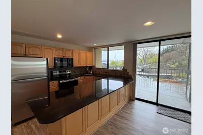 4561 Lake Washington Boulevard NE #102, Kirkland, WA 98033 - Photo 5