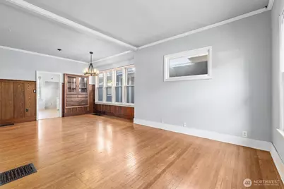 1721 3rd Avenue N, Seattle, WA 98109 - Photo 5