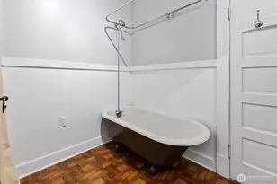 1721 3rd Ave N, Seattle, WA 98109 - Photo 15