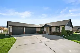 229 Sun Valley Dr, Wenatchee, WA 98801 - Photo 1