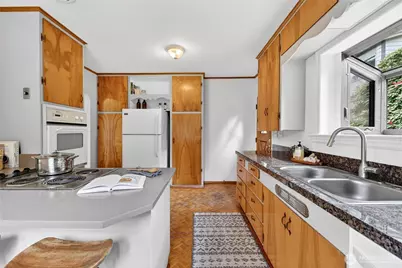 12745 10th Avenue NE, Seattle, WA 98125 - Photo 11