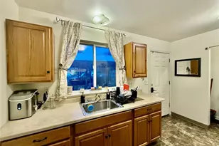 523 E Washington Ave, Dayton, WA 99328 - Photo 7