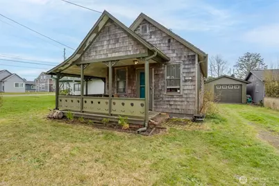 209 5th Street NE, Long Beach, WA 98631 - Photo 1