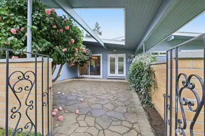 616 109th Avenue SE, Bellevue, WA 98004 - Photo 3