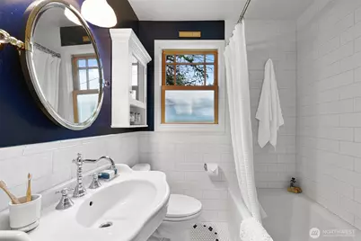 11605 Meridian Avenue N, Seattle, WA 98133 - Photo 15