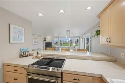 645 Bell Street #102, Edmonds, WA 98020 - Photo 9