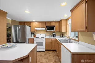 6809 77th Ave NE, Marysville, WA 98270 - Photo 11