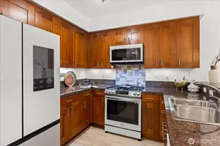 51 Pine St, Edmonds, WA 98020 - Photo 11