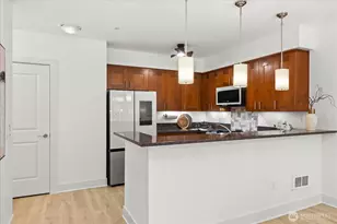 51 Pine St, Edmonds, WA 98020 - Photo 13