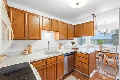 8501 12th Avenue NW #107, Seattle, WA 98117 - Photo 5