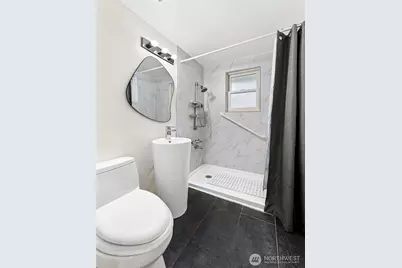 7025 25th Avenue NE, Seattle, WA 98115 - Photo 9
