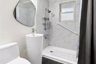 7025 25th Ave NE, Seattle, WA 98115 - Photo 9