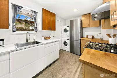 7025 25th Avenue NE, Seattle, WA 98115 - Photo 7