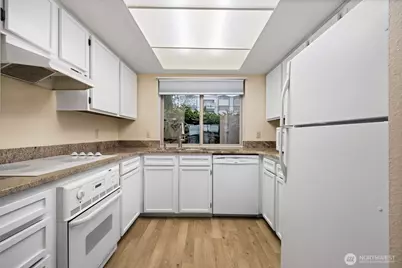 700 11th Street #C-1, Bellingham, WA 98225 - Photo 9