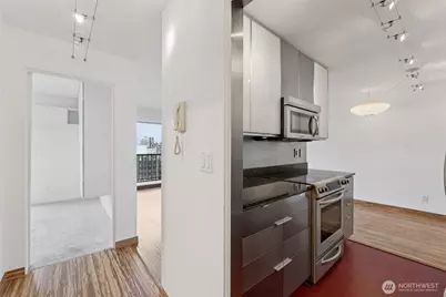 320 Melrose Avenue E #403, Seattle, WA 98102 - Photo 15
