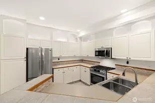 12530 Admiralty Way, Everett, WA 98204 - Photo 5