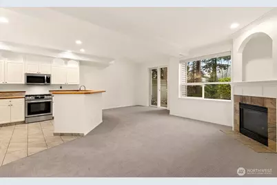 12530 Admiralty Way #B104, Everett, WA 98204 - Photo 3