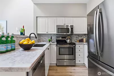 6649 SE Cougar Mountain Way, Bellevue, WA 98006 - Photo 9