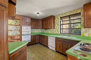 820 E Burgundy Rd, Shelton, WA 98584 - Photo 15