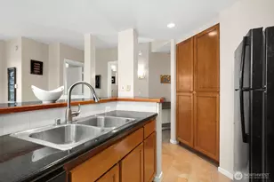 2801 1st Ave, Seattle, WA 98121 - Photo 11