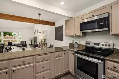 210 Boylston Avenue E #304, Seattle, WA 98102 - Photo 15