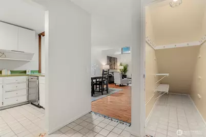 6439 139th Avenue NE #25, Redmond, WA 98052 - Photo 3