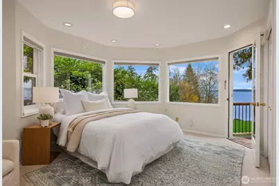 7946 Grand Avenue NE, Bainbridge Island, WA 98110 - Photo 11