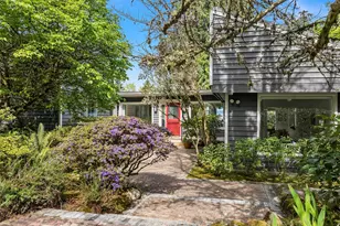 7946 Grand Ave NE, Bainbridge Island, WA 98110 - Photo 5