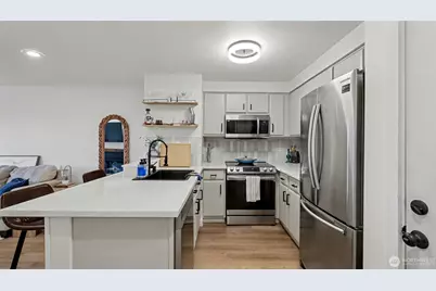 9200 Greenwood Avenue N #A202, Seattle, WA 98103 - Photo 11