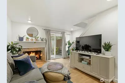 301 W Raye Street #201, Seattle, WA 98119 - Photo 7