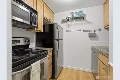 301 W Raye Street #201, Seattle, WA 98119 - Photo 3