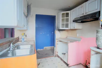 7809 Beacon Avenue S, Seattle, WA 98118 - Photo 11