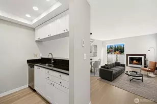 8812 20th Ave NE, Seattle, WA 98115 - Photo 3
