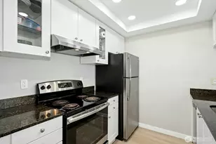 8812 20th Ave NE, Seattle, WA 98115 - Photo 9