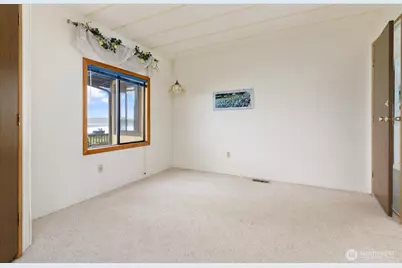 1677 Penn Cove Road, Oak Harbor, WA 98277 - Photo 29