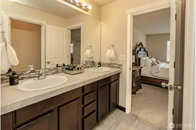 1737 Hillcrest Loop, Mount Vernon, WA 98274 - Photo 19