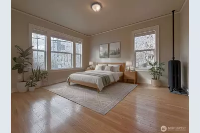 901 NE 43rd Street #201, Seattle, WA 98105 - Photo 1