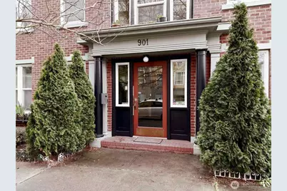 901 NE 43rd Street #201, Seattle, WA 98105 - Photo 3