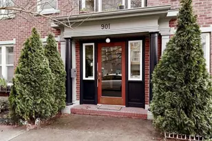 901 NE 43rd St, Seattle, WA 98105 - Photo 3