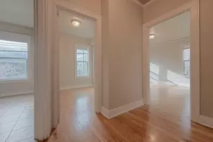 901 NE 43rd St, Seattle, WA 98105 - Photo 7