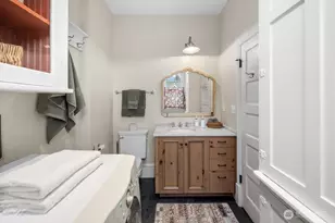 610 16th Ave E, Seattle, WA 98112 - Photo 17