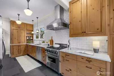 610 16th Avenue E, Seattle, WA 98112 - Photo 13