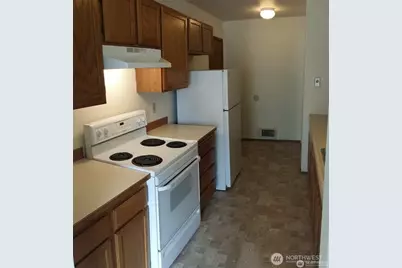 906 S 22nd Court, Mount Vernon, WA 98274 - Photo 9