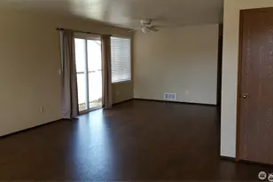 906 S 22nd Ct, Mount Vernon, WA 98274 - Photo 5